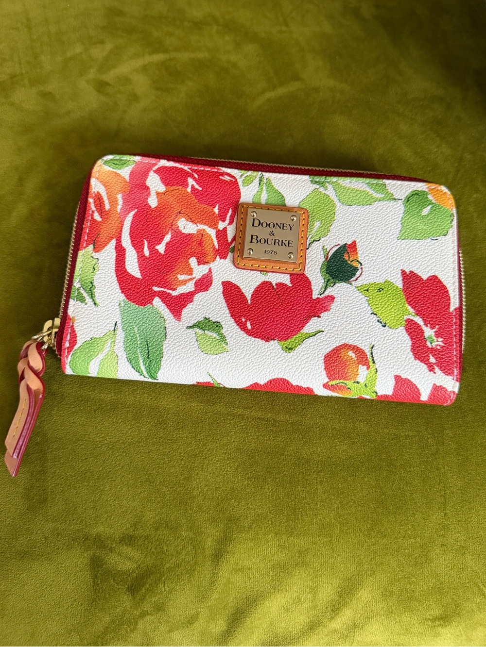 NWT Dooney & Bourke White Floral Zip Wallet with Red and Green Accents